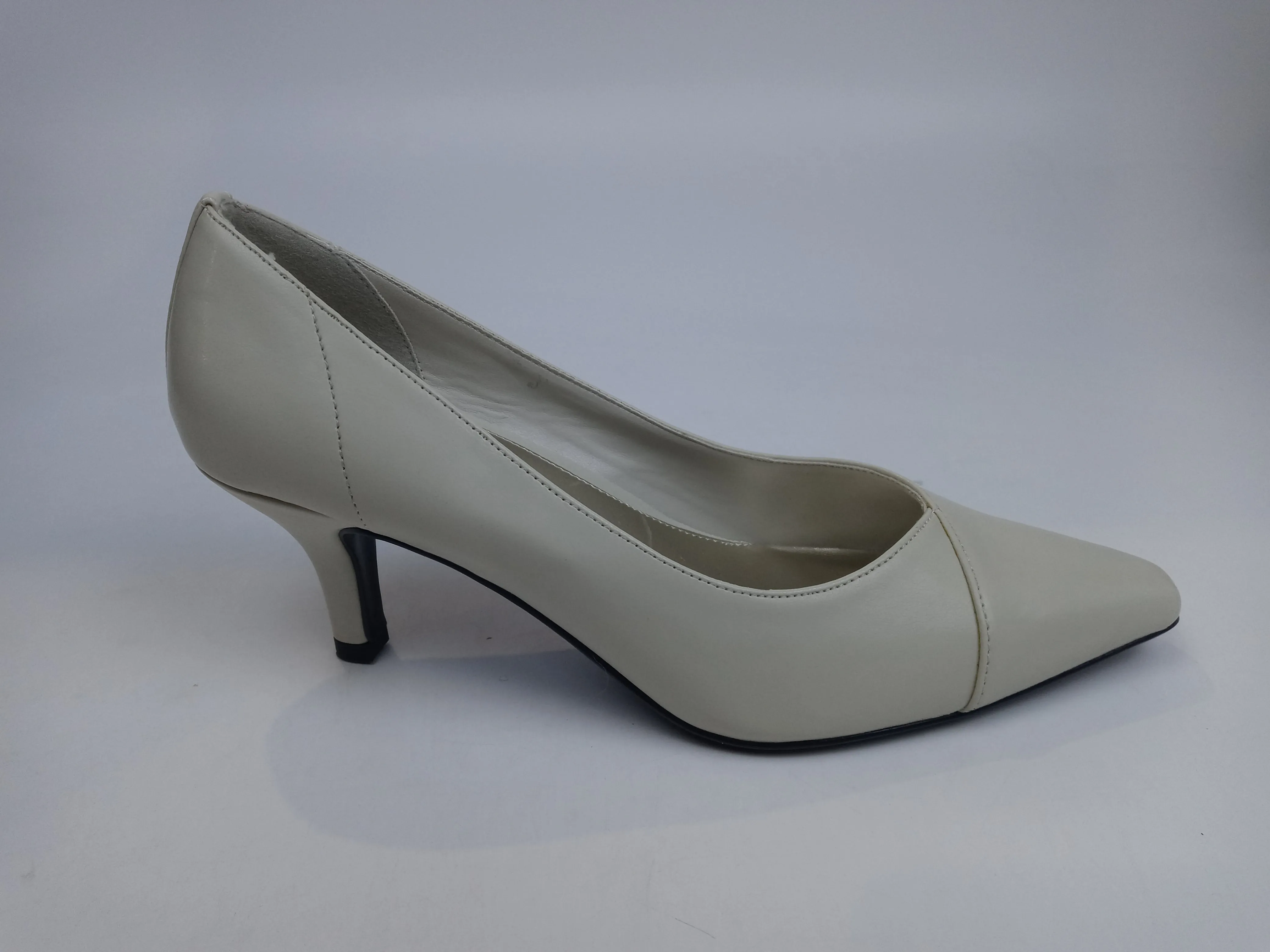 Easy Street Women Chiffon Pump Bone 6.5 Medium US Pair of Shoes