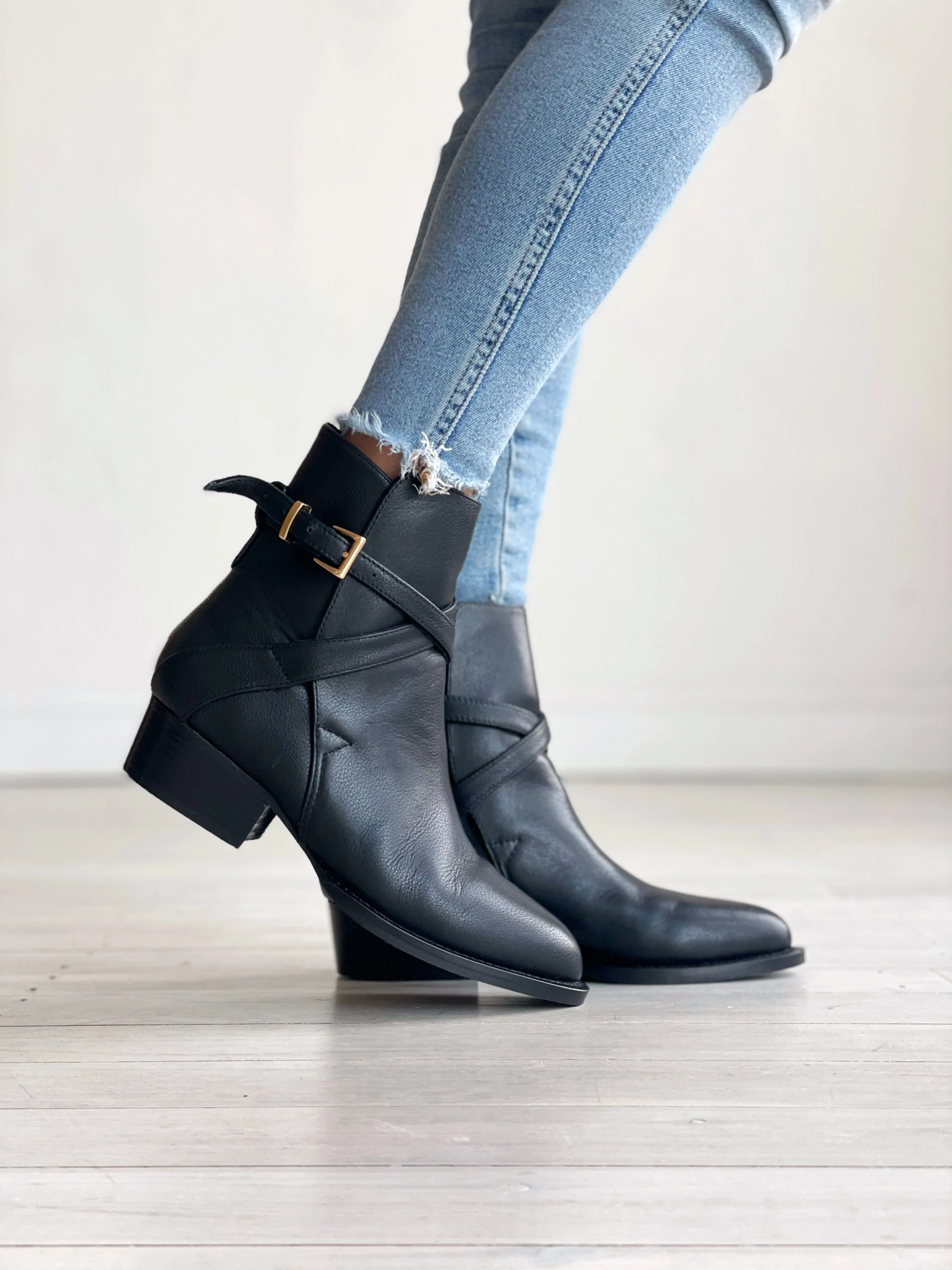 Jess Western Boot - Pebbled Black