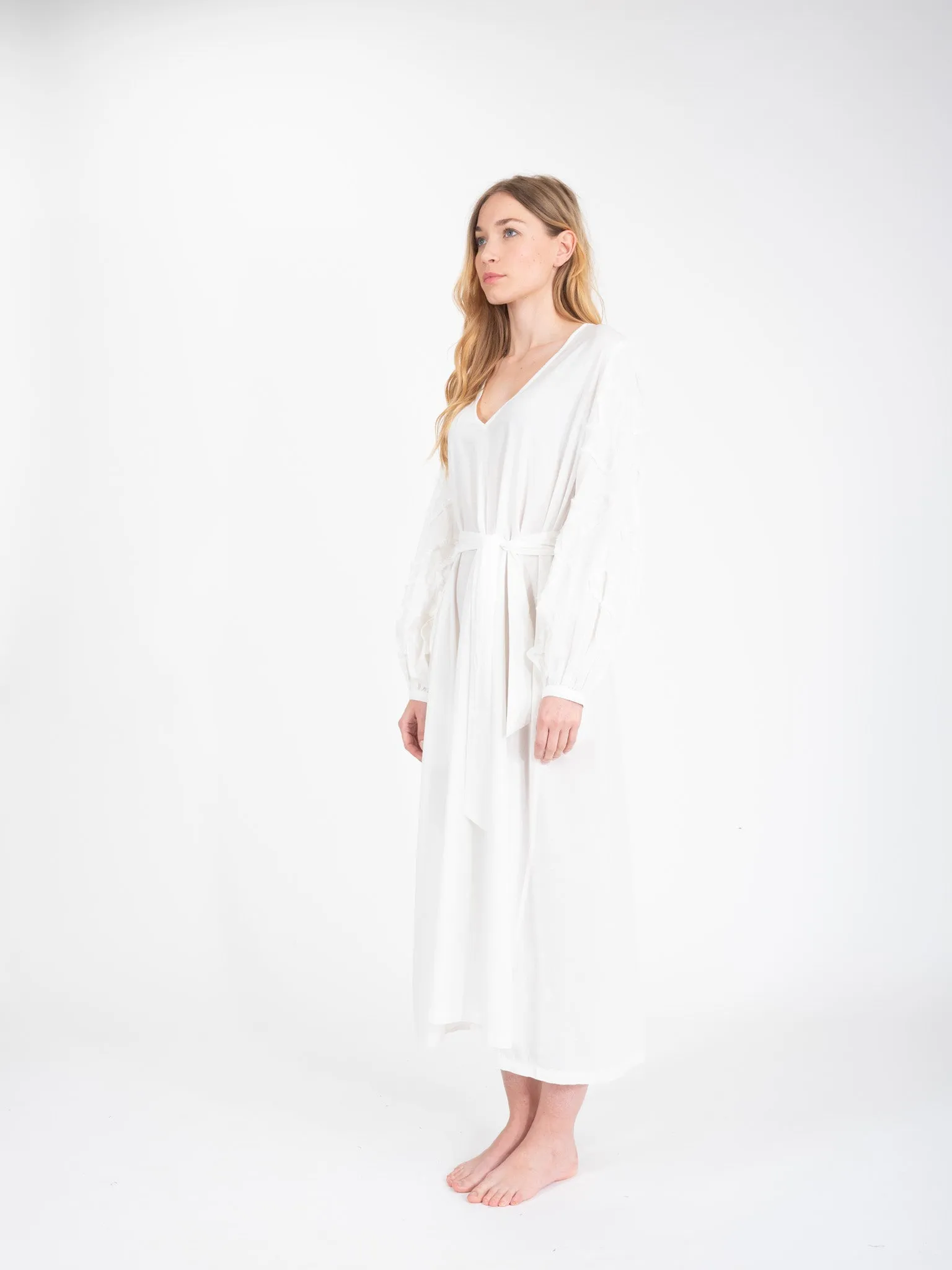 Robe longue blanche brodée Satya